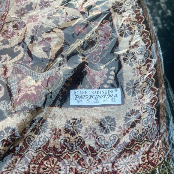 Lot 3 Pashmina Scarf Maroon Gold Paisley New In Package Acrylic And Viscose - Picture 4 of 5